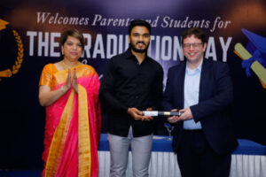 podar-world-college-excellent-academic-performance-uolj-une-2023-4-uai-516x344