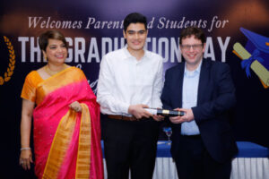podar-world-college-excellent-academic-performance-uolj-une-2023-8-uai-516x344